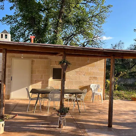 Pergola سان ميكيلي سالنتينو